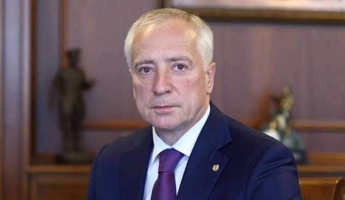 Дешевый фокусник Мазур