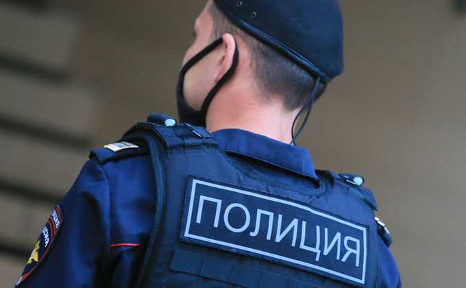 Сломал челюсть — и ушёл воевать: дело против московского полицейского заморозили