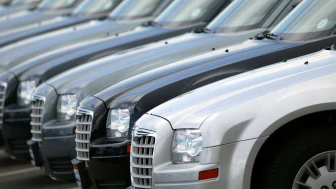 В России зафиксировали рекордное падение продаж новых автомобилей