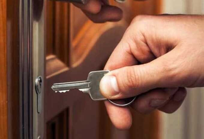 В Японии мужчина тайно навещал квартиру коллеги, чтобы «она ощутила его присутствие»