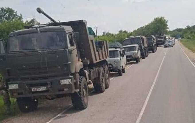 В Липецкой области загорелась колонна Минобороны после ДТП
