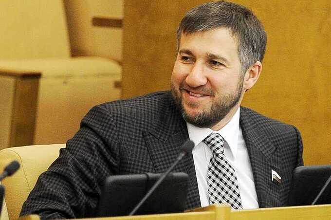 Депутат Аникеев лишил свободы и разворовал криптовалюту соратника в Азербайджане