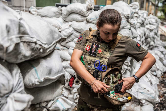 В Украине вступили в силу новые правила воинского учета для женщин с медицинским и фармацевтическим образованием
